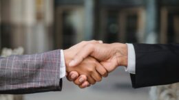 faktoring-omogoca-hitro-poplacilo-dobaviteljev